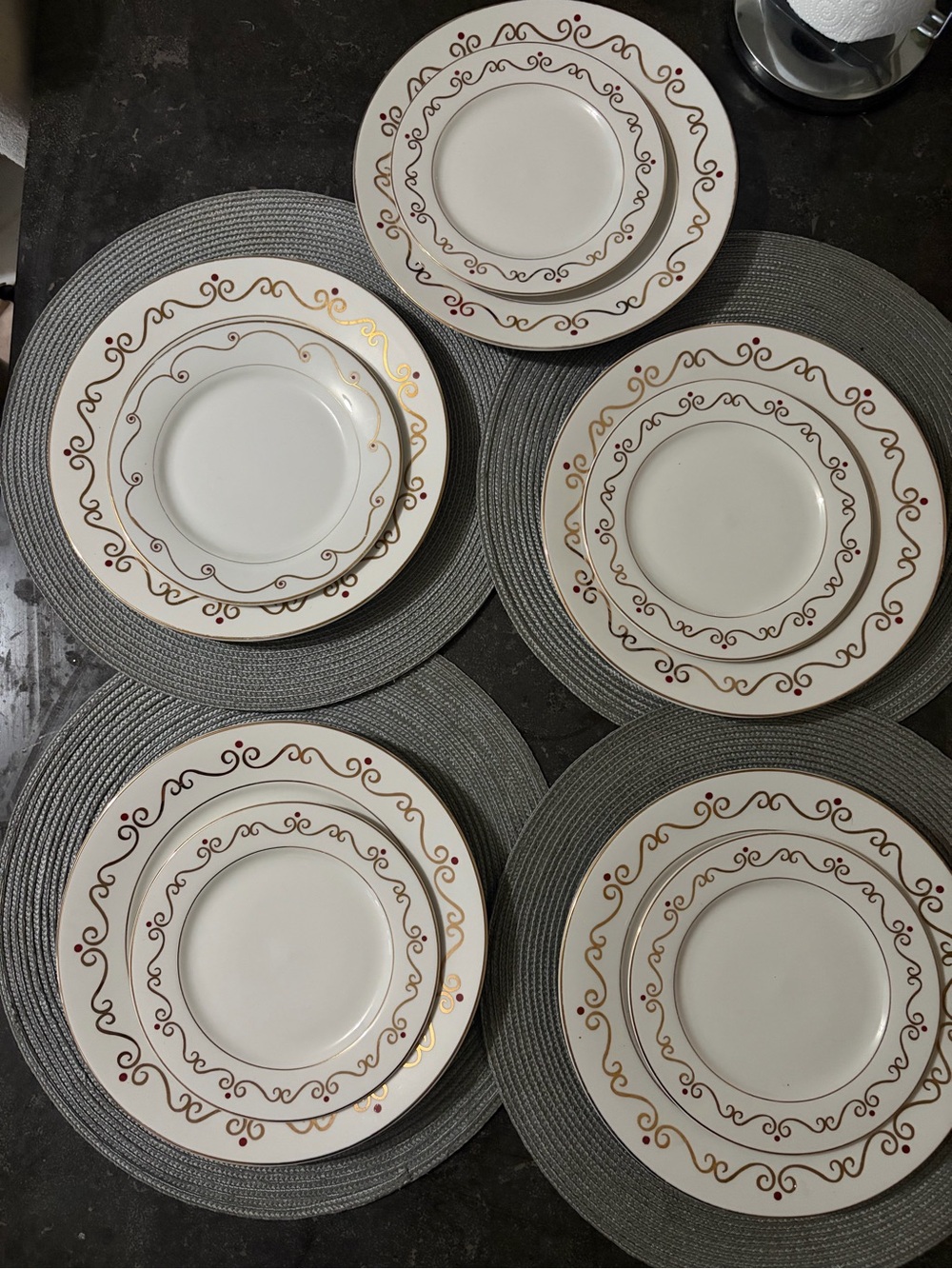 Vintage Pier 1 Christmas Plates Set